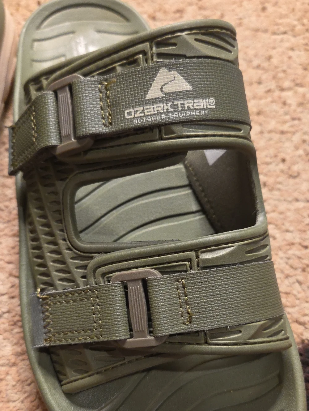 11 Mens Sandles Ozark Trail